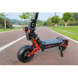 Електрически скутер Quickwheel D5 5000W, 48V/35Ah, 12 инча – Мощност и скорост за екстремни пътувания
